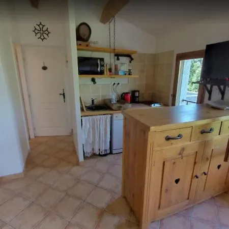 Le Des Garrigues Holiday home